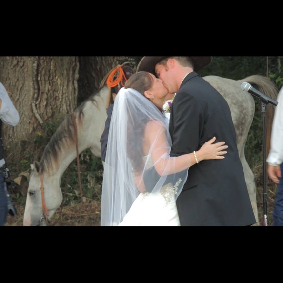 Meet your Posher, Jessica - Picture 1 of 1